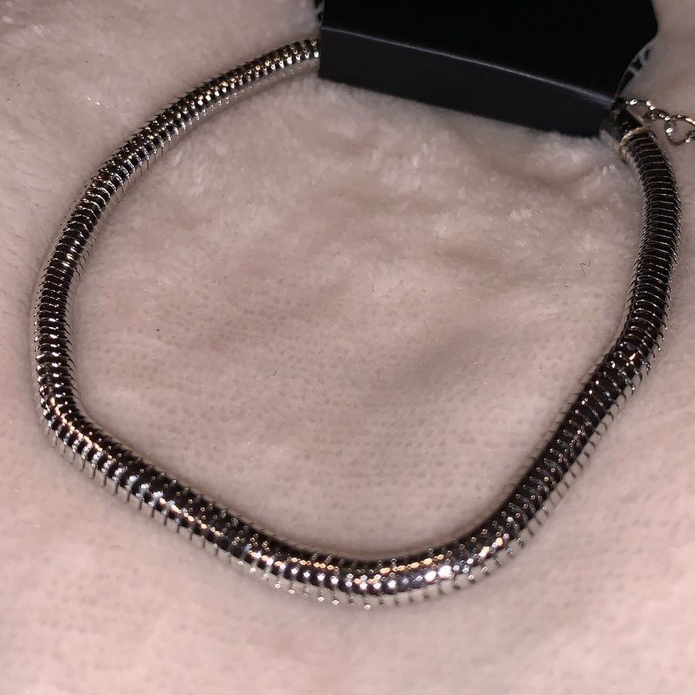 Serpentine bracelet